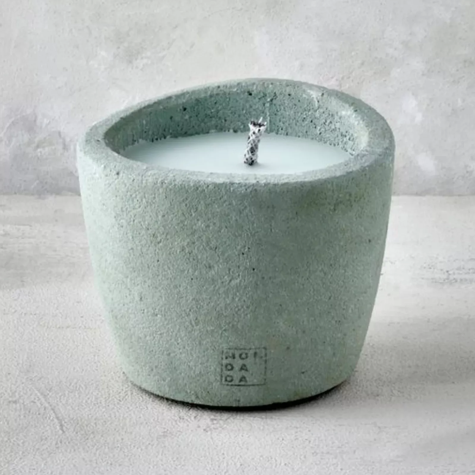 mon-dada-urban-outdoor-candle-slate.jpg